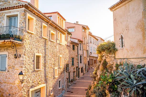 Amazing New Property In The Heart Of The Old Town Of Antibes Eksteriør billede
