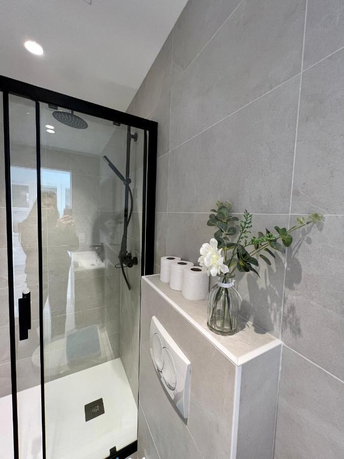 Amazing New Property In The Heart Of The Old Town Of Antibes Eksteriør billede