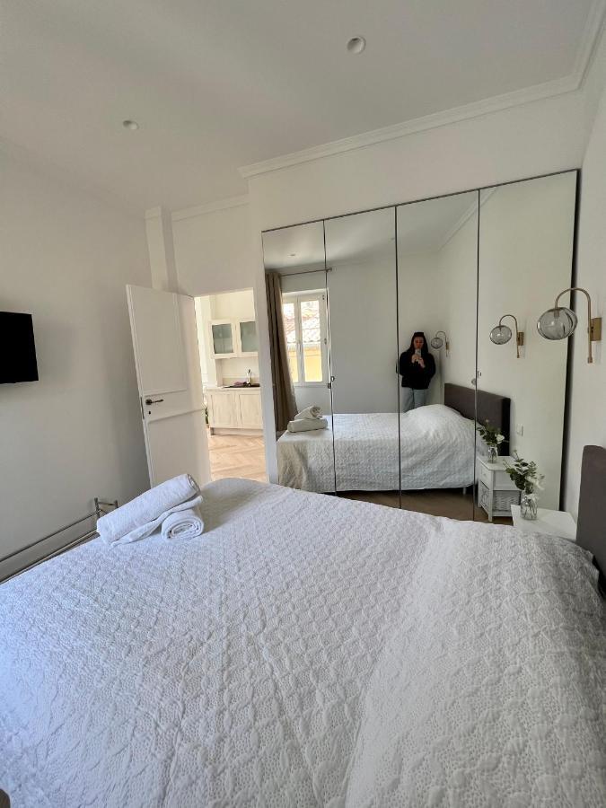 Amazing New Property In The Heart Of The Old Town Of Antibes Eksteriør billede
